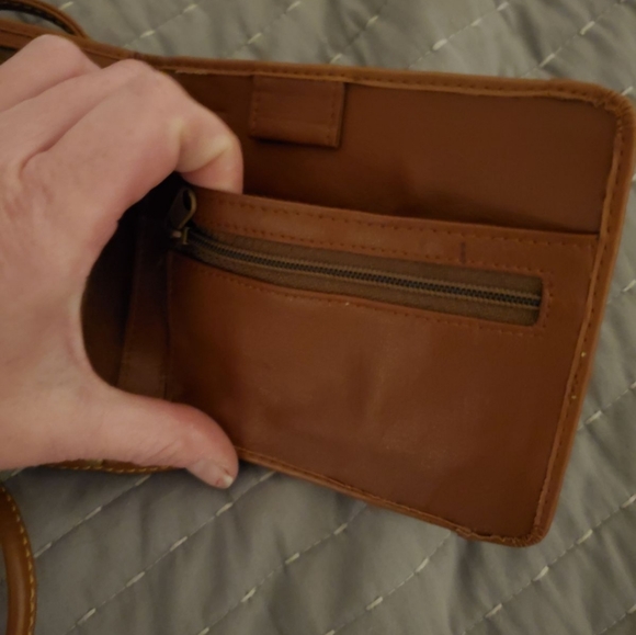 Rare Vintage Dooney and Bourke Detachable Strap All Weather Leather Crossbody. - Picture 12 of 12